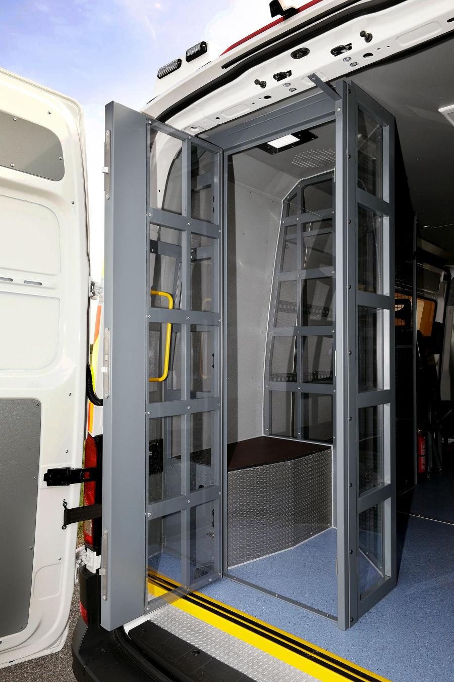 Багажник Volkswagen Crafter High Roof Van LWB Police 2019 года  (UK) (фото 6 из 6)